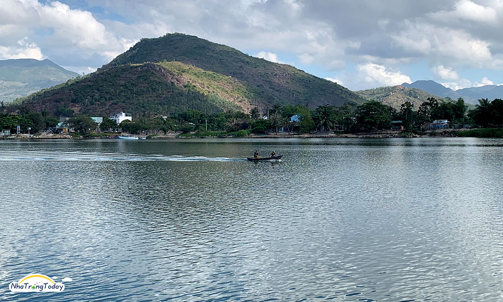 khu dã ngoại bờ sông cái Nha Trang