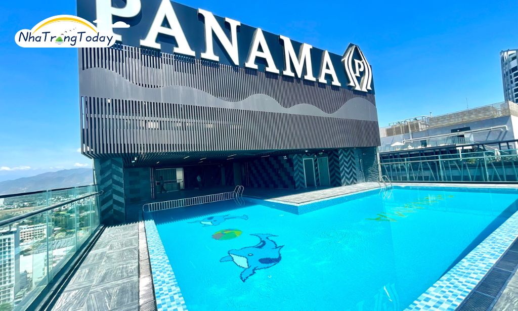 Panama’s Swimming Pool