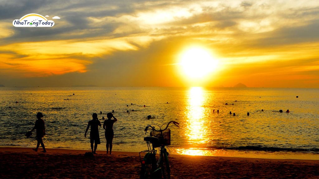 TOP 13+ Bãi Biển Đẹp Nhất Tựa Chốn Thiên Đường Ở Nha Trang
