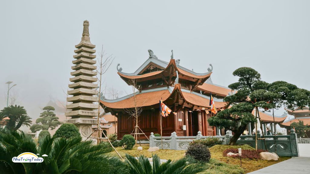 chùa trúc lâm hòn bà khánh hoà