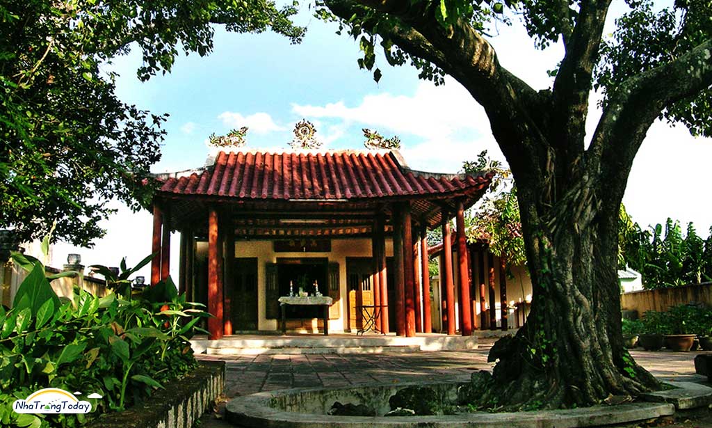 miếu thờ trịnh phong Nha Trang