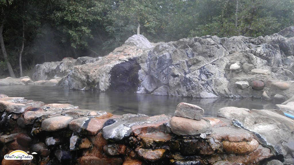 suối nước nóng Trường Xuân Nha Trang