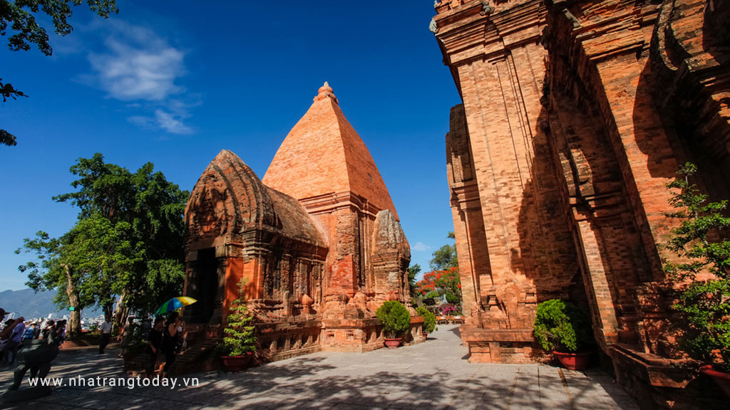 Tháp Bà Ponagar Nha Trang - Di Sản Văn Hóa Chăm Lớn Nhất Việt Nam
